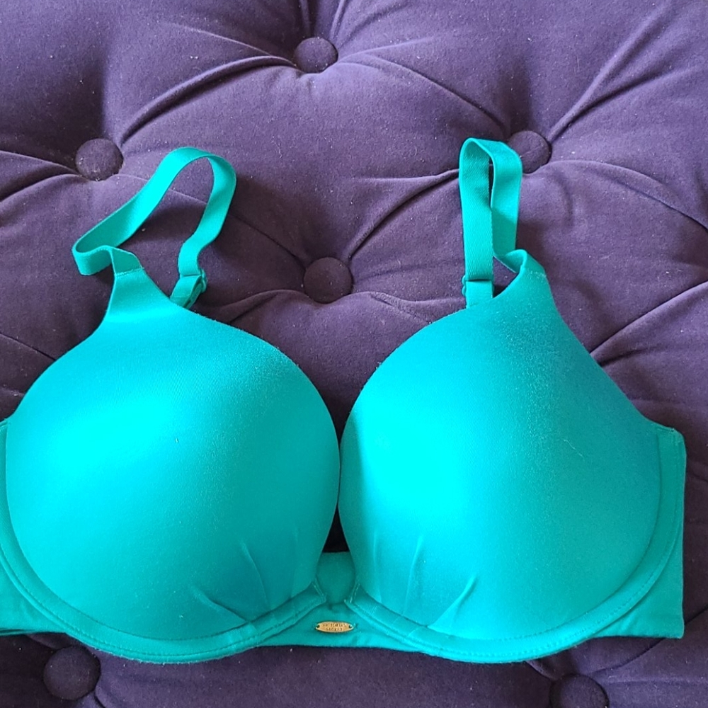 Victoria's Secret Plunge